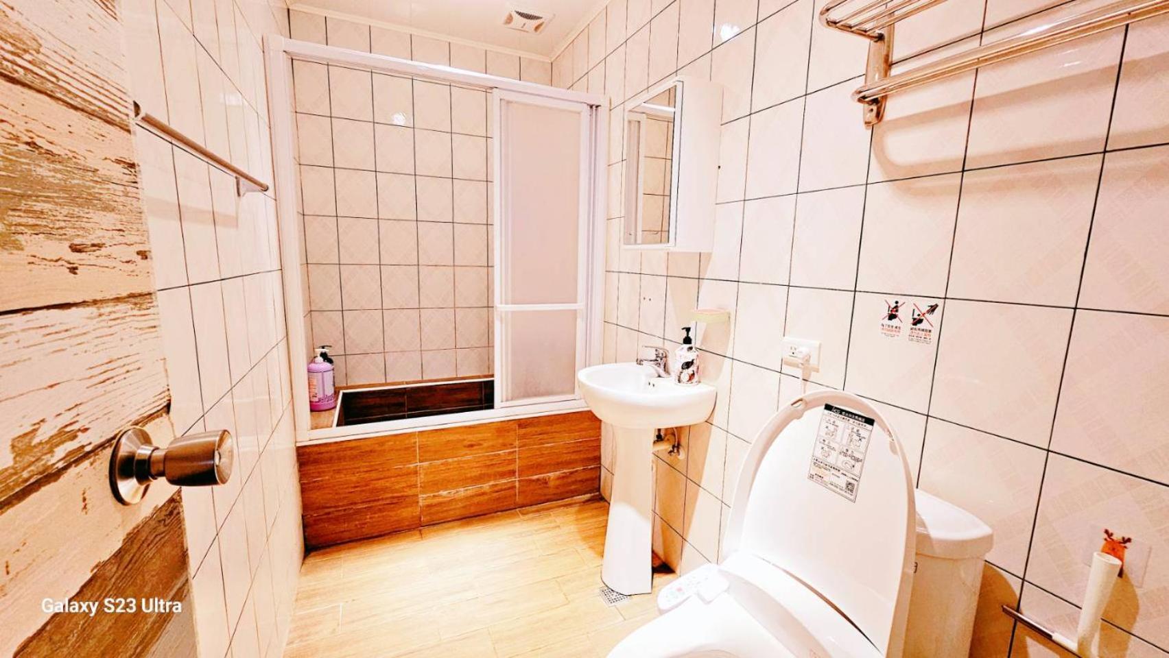 羅里濱海輕旅 Rory Hostel Luzhu Exteriör bild